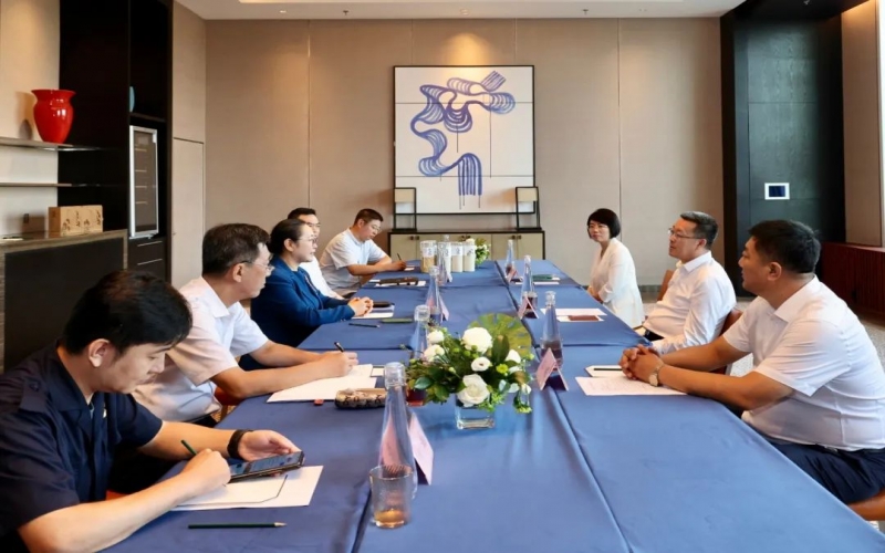 遼寧省朝陽(yáng)市委書(shū)記單義、盤(pán)錦市市長(zhǎng)邢鵬分別會(huì)見(jiàn)榮程集團(tuán)董事會(huì)主席張榮華