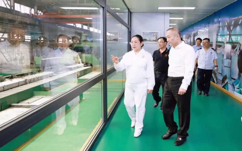 天津市稅務(wù)局黨委書記、局長齊志宏一行到榮程集團參觀調(diào)研