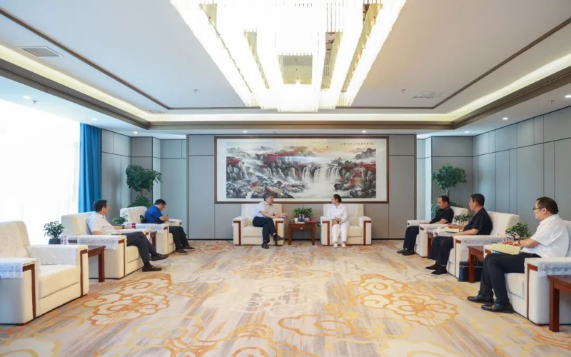 榮程集團(tuán)董事會主席張榮華與天津市老促會常務(wù)副會長趙玉石座談交流