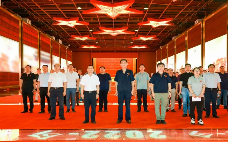 天津中德應(yīng)用技術(shù)大學(xué)黨委副書記、校長王海龍一行到榮程集團(tuán)參觀交流